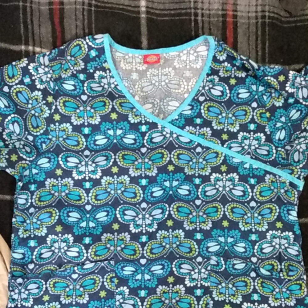 Scrub top